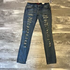 BONGO Distressed Skinny Jeans